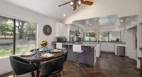Peaceful Private Retreat In The Heart Of Town - Image 4