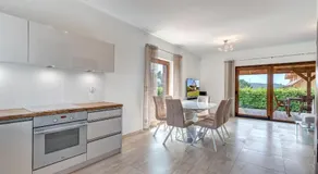 Amber House - Image 3