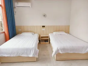 Longhushan Clear Water Bay Homestay - Image 3
