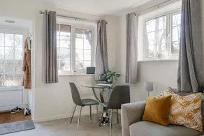 NEW Sleek & Spacious 1BD House with Garden Horsham - Image 3