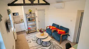 Highway Cottage - Mickleham - Image 4