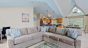 Leaward Shores Guesthouse - Image 3