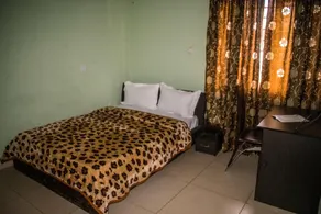 DBi Guest House - Image 5