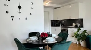 Modernes Apartment mit Balkon und Parkplatz Zentrum - Image 2