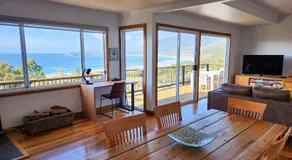 Elevated 3BR, ocean views, pool table, Pirates Bay - Image 2