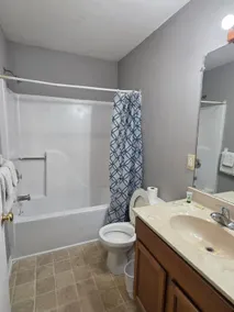 Grand Howell Inn - Image 4