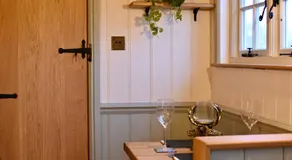 The Deer Hut - Image 5