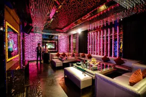 Holiday Hotel - Image 2