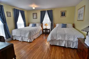 Greunkes First Street Inn - Image 3