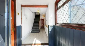 En-suite studio room with kitchenette and separate private TV room in London - Image 5
