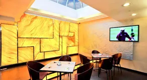 Oxford Hotel - Image 4