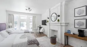 Kozy Stays Drummond Modern apartments - Image 2