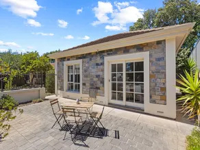 Quiet 2-Bed Retreat with Private Courtyard - Image 2
