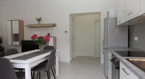 L APARTMENT - Image 3