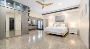 Striking Luxury Home with Garden & BBQ - Image 2