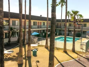 Stone Inn Extended Stay U of A - Image 4