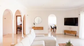 Modern Villa with private pool and mountain views - Image 2