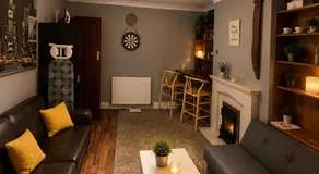 House 220 - Image 2