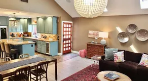 Naples Luxury Retreat - 3 BDR Stay for 6 w Rooftop Patio - Image 3