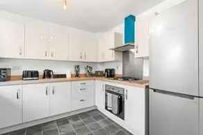 Cozy Work-ready Home with Netflix in Brierley Hill, Comfort for Business & Leisure - Image 3