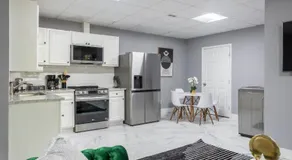 Spacious Getaway 15mins from Downtown Atlanta - Image 3
