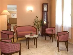 Lutece Hotel - Image 3