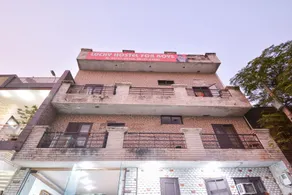 Super Townhouse by OYO Haibowal Chowk Near DMC - Image 3