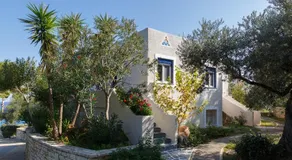 Into The Blue Villa - Image 3