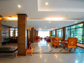 Sisombat Plaza Hotel - Image 2