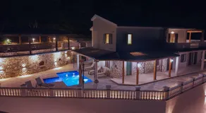 Mariluna Luxury Apartments - Image 4