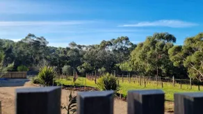 Winemakers Cottage at Treetops Red Hill - Image 5