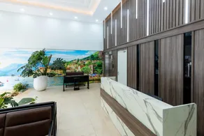 Westlake Emerald Suites - Image 4