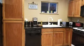 CLOSE TO STRIP, Very Private, GATED, Huge Floorplan, WIFI, Washer&Dryer - Image 4