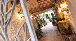 LE PATIO / les suites romantiques du grenier à sel - Image 3