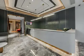 Home Inn Plus Shanghai Lujiazui Dongfang Road - Image 3