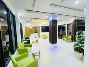 Rey'z Hotel and Suites - Image 3