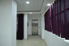 Royal Velvet Hotel & Banquet - Image 4