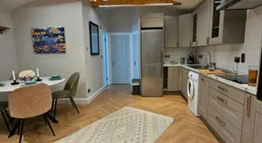 Little Cottage Oassis - Image 3
