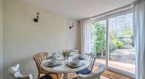 Spacious Surrey Home Garden Fast London Links - Pass the Keys - Image 3