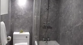 Kelpies Serviced Apartments- Victoria - Image 5