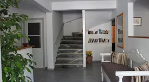 Hotel Kamari - Image 4