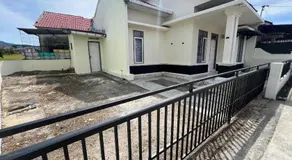 D' Mande Homestay Bukittinggi - Image 3