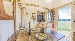 Littlestock Shepherds Hut - Image 3