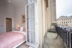 Beautiful City Centre Apartment - Bath - Image 3