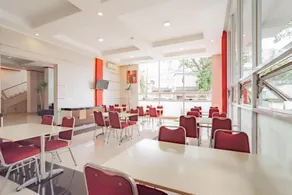 Urbanview Hotel Grand Malabar Bandung - Image 4