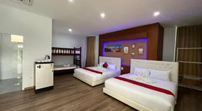 River Grand Hotel - Image 4