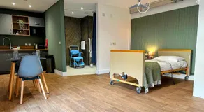 Modern Accessible Apartment with Interconnecting Room - Image 2