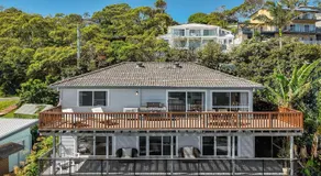 Jean's Beach House Accom Holidays - Image 4