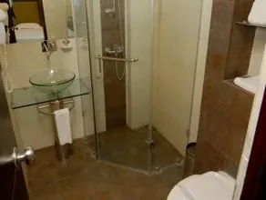 Hotel Arif Castles - Image 4
