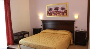 Hotel Vittorio Emanuele - Image 5